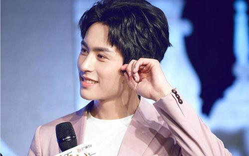 吃瓜张哲瀚,张哲瀚的瓜，你吃了没？